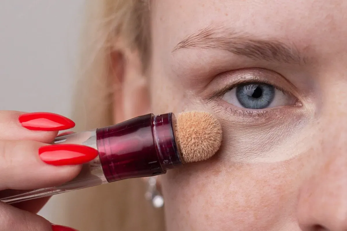 Say Goodbye to Dark Circles: The Ultimate Guide to Finding the Best Pale Skin Concealer